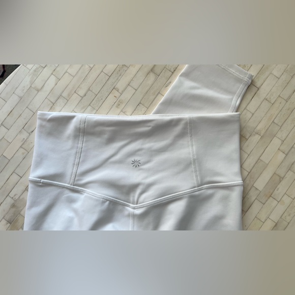 Athleta ELATION ULTRA HIGH RISE 7/8 LEGGING - Bright White - Small - Picture 6 of 9